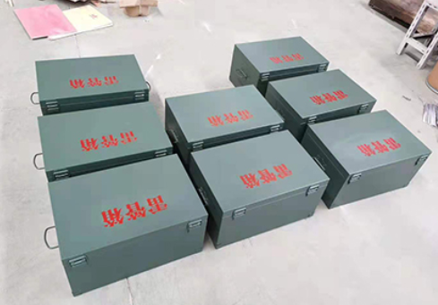 茅箭炸药箱和雷管箱一般是怎么存放的？